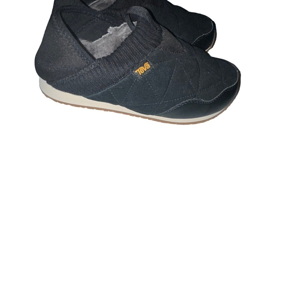 Women Teva Ember Moc Shearling sneakers in black size 6 slip on sneaker